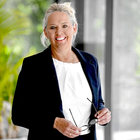 Meyer-Henniges, Helga